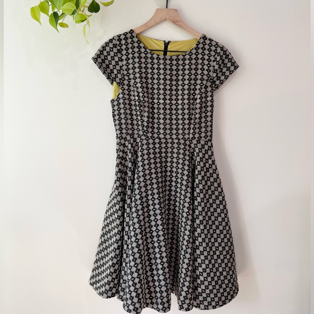 Maeve Anthropologie Black White Fit & Flare Dress Cap Sleeve‎ Lace Trim Lined 0